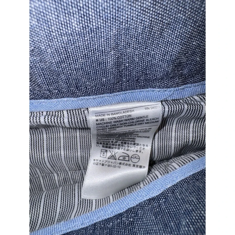 Banana Republic brand banana